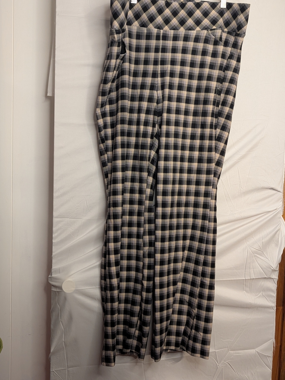 Torrid Pocket Pixie Flare Studio Luxe Ponte Plaid Pants Size 3R 22/24